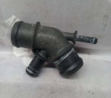 Фланець охолоджуючої рідини Skoda Octavia Tour VW Golf IV 1997-2006 1j0121087c