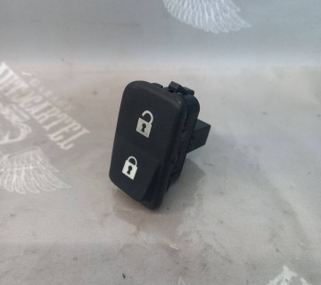 Кнопка блокування дверей VOLVO V50 S40 30669958