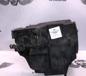 Корпус повітряного фільтра AUDI A8 D3 4.2 079133836A-079133836A