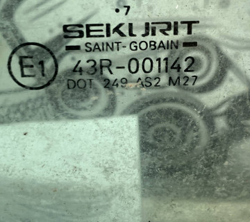 Скло дверей переднє праве Peugeot Partner / Citroen Berlingo 43r-001142, 920267