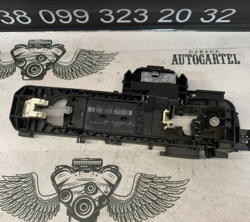 Кронштейн ручки дверей задньої правої Mercedes E-Class W212 a2127600434