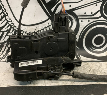Замок двері задньої лівої оригінал на 4 pin 81310-3U000 Kia Sportage III 81310-3u000