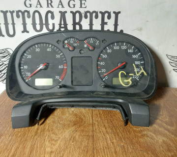 Щиток приборів VW Golf 4 1.9 TDI 1J0920802