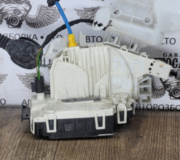 A2047201835 Замок двері передній правий mercedes w212 W204