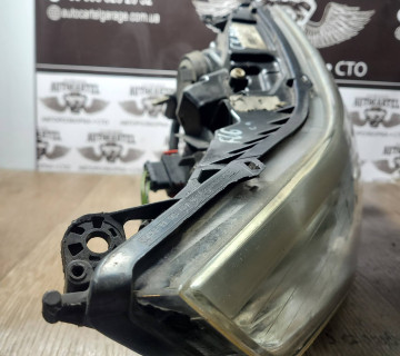 Фара пепедня права Citroen c4 рестайл 9684382280