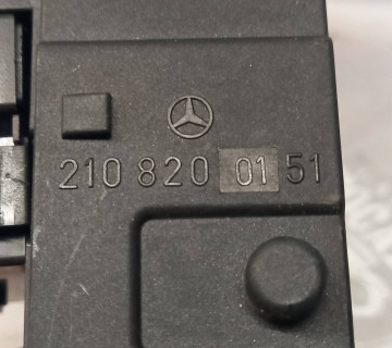 Блок кнопок підігрівання сидінь аварійної сигналізації Mercedes-Benz E-Клас W210 2108200151