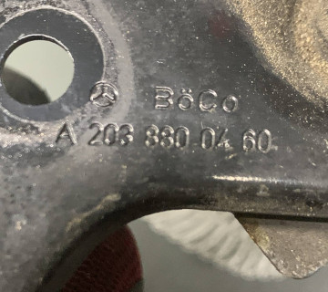 Замок капота верхня частина Mercedes ML W164 2005-2011 , X164 A2038800460