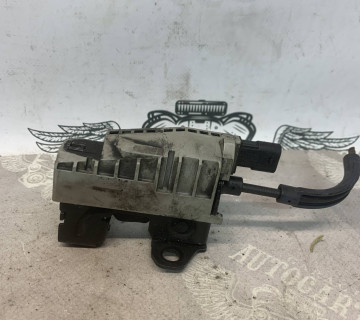 Замок капота нижній бічний Mercedes C-Class W204 E-Class W212 C207 a2128800160