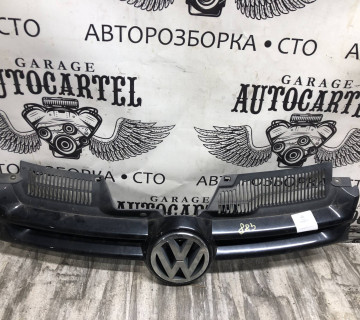 1k0853655a Решітка радіатора Volkswagen Golf 5 2003 - 2009