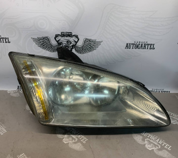 Фара права Ford Focus 2 2004-2008