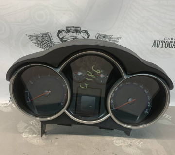 Панель приладів Chevrolet Cruze 95990334 688014257