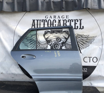 Дверка задня права Mercedes W203 c class 21104522