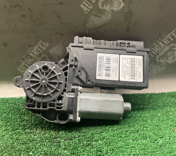 Моторчик склопідйомника задній правий Audi a8 d3 4e0959802c