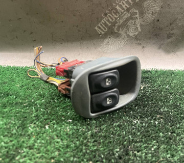 Блок кнопок керування склопідйомником Renault Scenic 1 7700836269