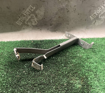 Кронштейн захисту бампера правий Mercedes w204 w212 a2045241440