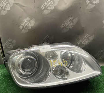 Фара передня права Volkswagen Touran I Caddy III ксенон 1t0941032d