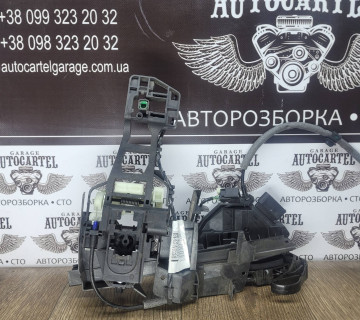 Замок двері передній правий Ford focus mk 4 BM5AA21812BF
