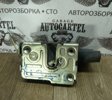 Замок передніх лівих дверкей Renault/Dacia Duster, Sandero, 8200735227
