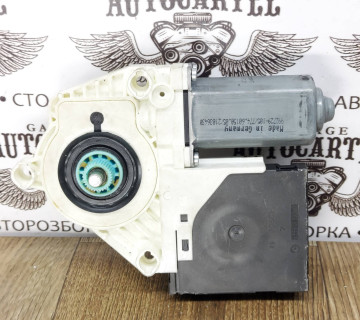 1K0959792H Моторчик склопідйомника передній правий Volkswagen Golf 5 1K0959702L