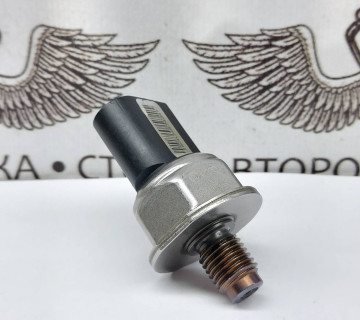 Датчик тиску паливної рампи Volkswagen Touareg 3.0TDI 059130758E