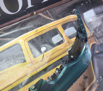 Бампер передній Mercedes C W203 2000-2007 21410277