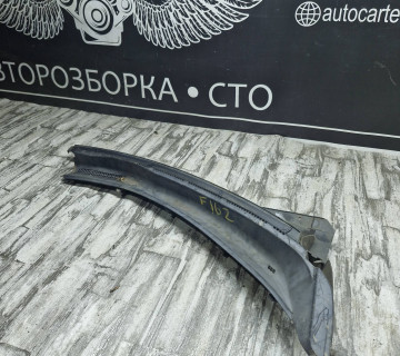 Декоративна накладка під лобове скло права жабо Mitsubishi Outlander 2 XL 2005-2012