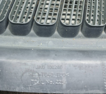 JAG100240 Land Rover freelander молдинг лобового скла нижній жабо
