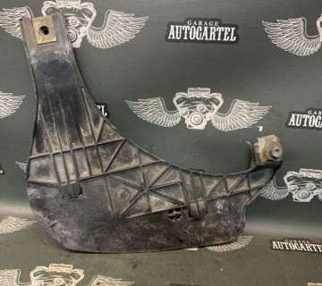 Кріплення фари ремкомплект праве Audi A4 B6 8e0941454