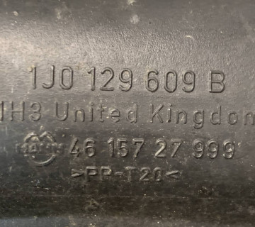 Патрубок повітряного фільтра Skoda Octavia Tour 1j0129609b