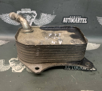 Радіатор масляний теплообмінник VW passat b5 AUDI A4 B6 2.0 06b117021