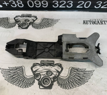Ручка кронштейн двері ліва передня Nissan Micra K12 242273