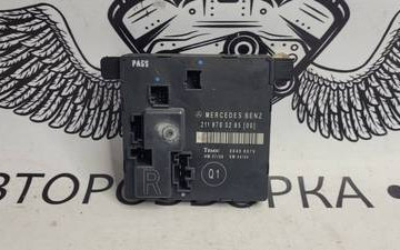 Блок керування дверей (задніх правих) Mercedes W211 2118703285