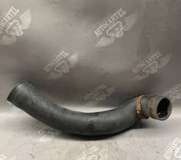 Патрубок інтеркулера 2.4TDI 20V Volvo XC70 XC90 31261366
