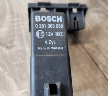 Реле свічок накалу VAG Bosch Skoda SuperB Seat Audi запчастини бв