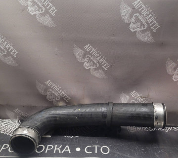 ПАТРУБОК ІНТЕРКУЛЕРА ВІД РАДІАТ ДО КОЛЕКТОРА 1k0145838 golf 5