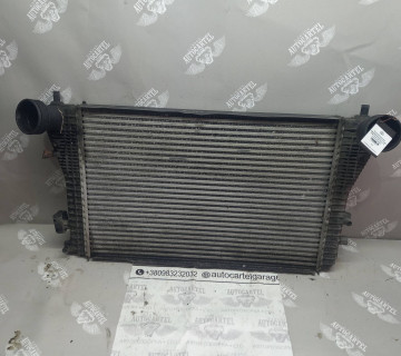 Радіатор інтеркуллера Volkswagen Passat B6 CC Golf 5 Caddy Touran Audi Skoda 1.9 2.0TDI 1k0145805g
