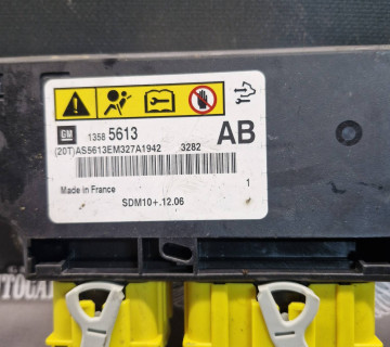 Блок керування подушками AirBag OPEL ASTRA J 13585613