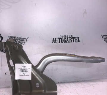 Mercedes петля капота w246 a2468800228 b-class