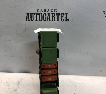 Блок запобіжників peugeot 407 21744860