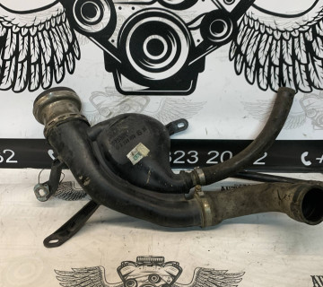 Заливна горловина Mercedes-Benz C-Class W203 a2034701520