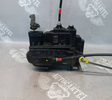 Замок передніх лівих дверей 2піна Nissan Note з 2006 805019U10B