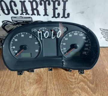 Щиток приладів VW Polo 9N 6Q0920820X