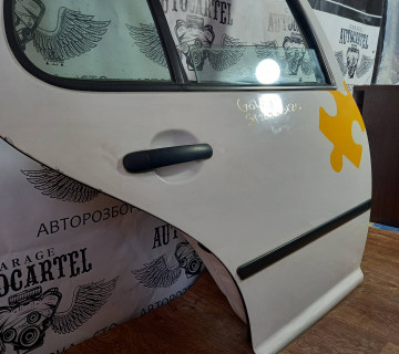 Двері задні праві Volkswagen Golf 4. ST20240120