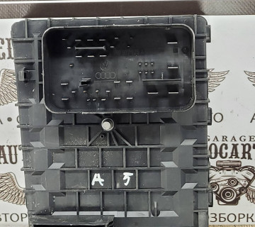 1k0927125a блок запобіжників Skoda a5