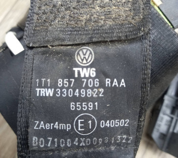 Ремінь безпеки передній правий з піропатроном VW Touran 2003-2010 1T1857706RAA