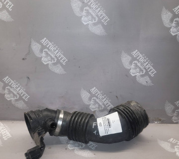 Патрубок интеркулера 1.9 DCI Renault Scenic II Megane II Рено Сценик Меган 8200412983