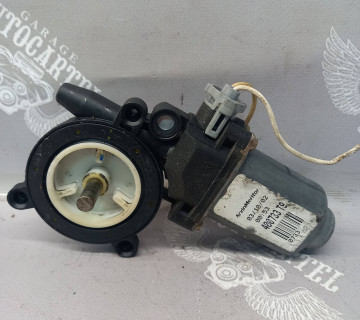 400733t9 Моторчик склопідйомника лівий передній Renault Clio II (1998—2005)