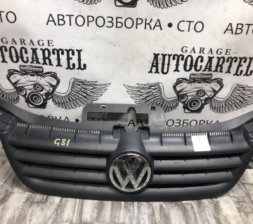 1t0853651a-1 Решітка радіатора Volkswagen Touran 2003—2015