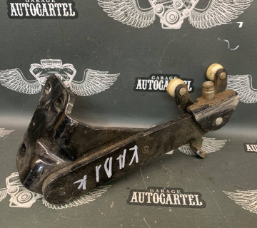 2k0843398a Кронштейн зсувних дверей Volkswagen Caddy 3 нижній 2004 – 2010