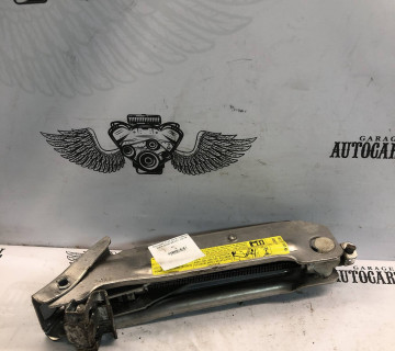 Домкрат Audi A4 B7/b6 Cabrio 2004-2008 8E0011031M
